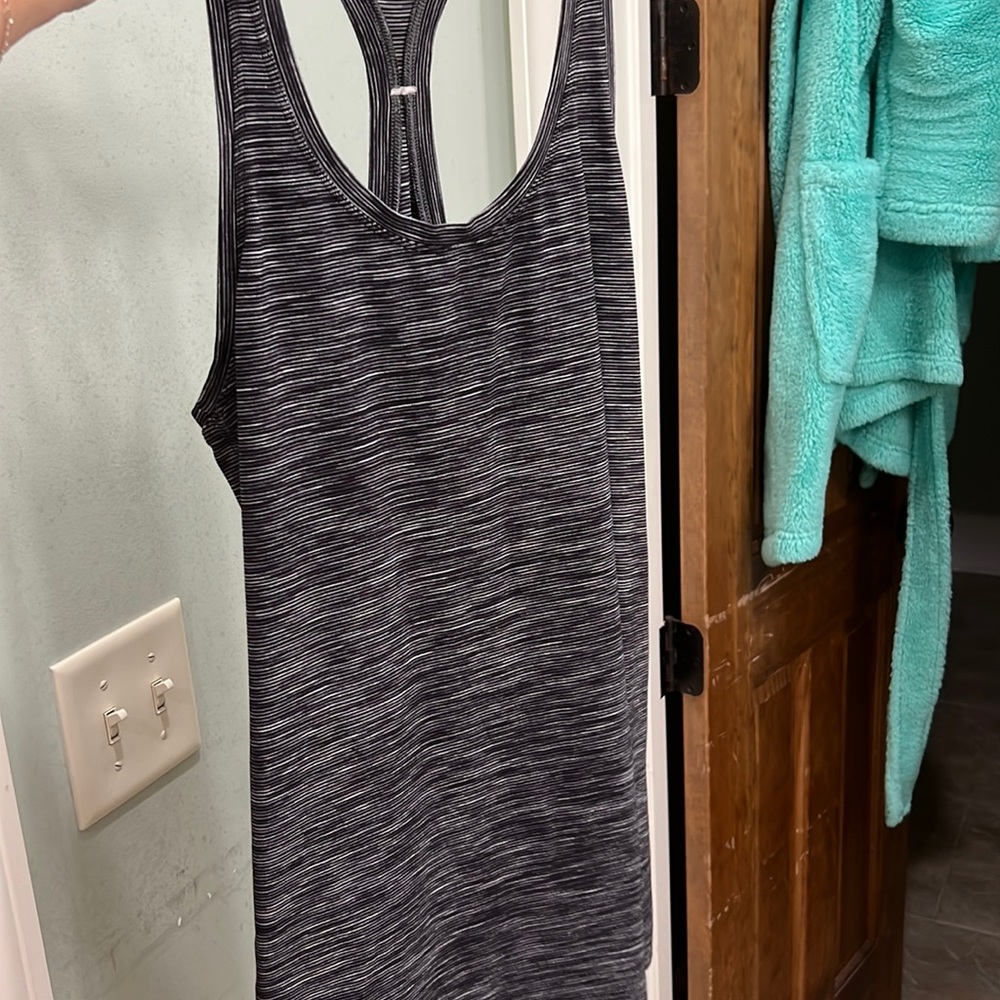 Lululemon Razorback team